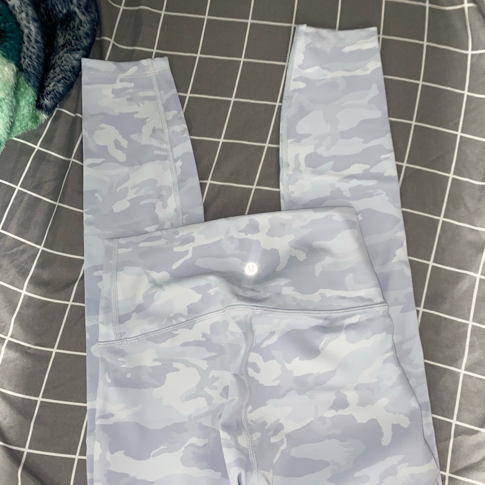 Lululemon high rise wunder under white camo